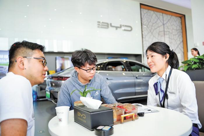 在新能源汽車熱潮中，周婷的“制勝法寶”
